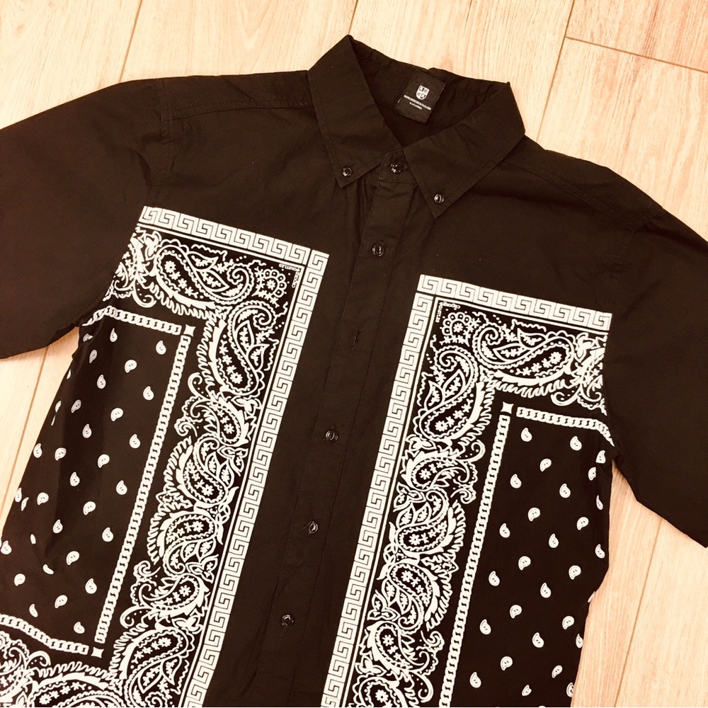 Mens Crooks and Castles black white design cotton top shirt Button up down large